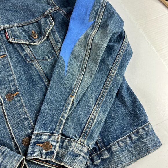Y2K Levi's Jean Jacket Medium Blue Faded Trucker DIY Blue Tribal Sleeve Denim - Picture 2 of 16